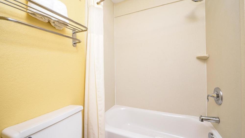 Xecutive Inn and Suites